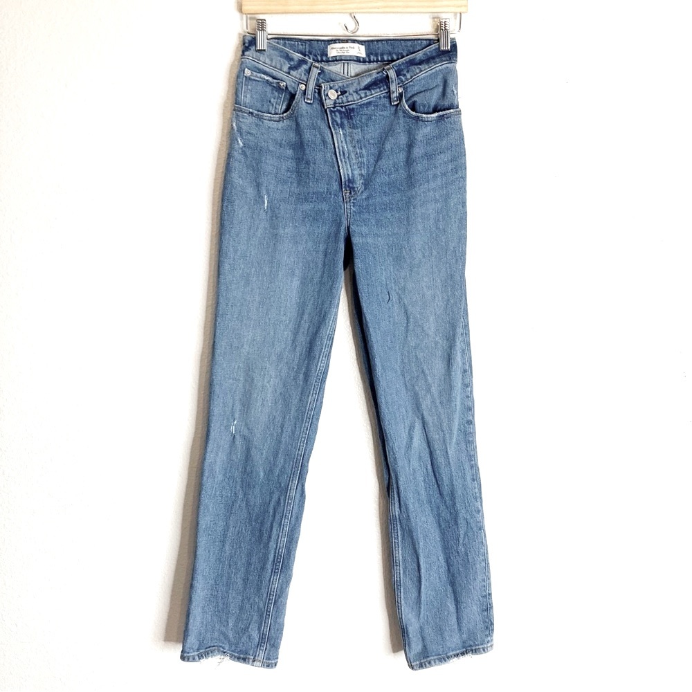 Abercrombie & Fitch The ‘90s Straight Ultra High Rise W Criss Cross Waist - Picture 5 of 15